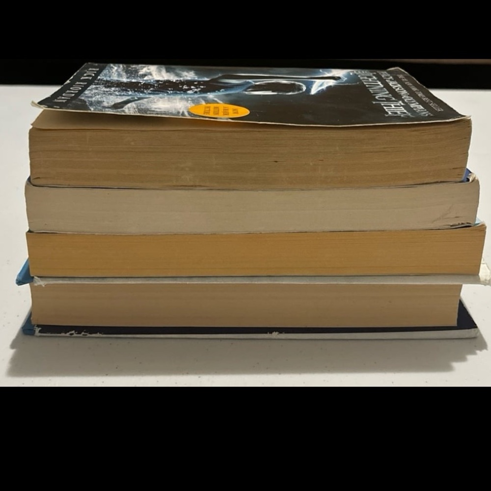 Books Bundle - Picture 4 of 4